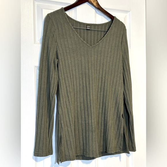 SHEIN Women’s Size XL Olive Green Rib Knit Long Sleeve V-Neck Top Casual Soft - Picture 3 of 13